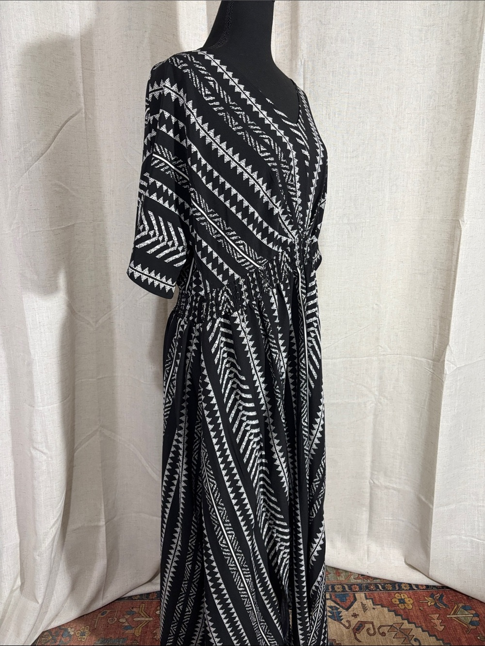 BloomChic Black & White Geometric Print Maxi Dress - Picture 3 of 6